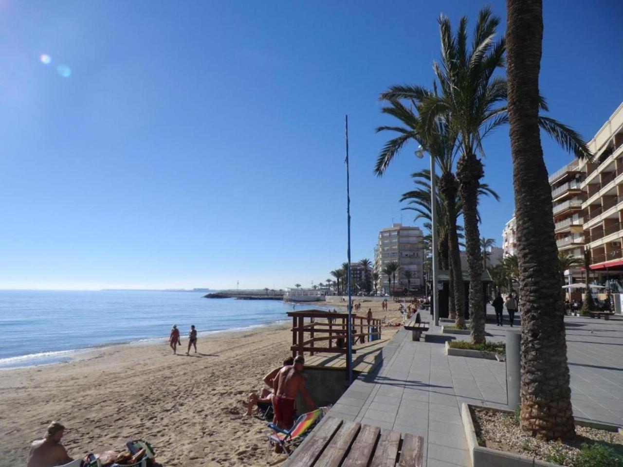 Casa Amorosa Apartment - Close To Beach, City Centre And Bus Station Torrevieja Exterior foto